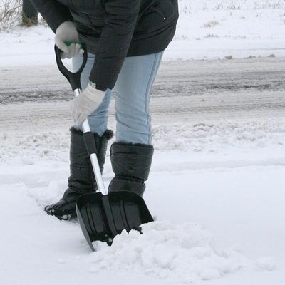 Schneespaten mit Teleskop-Stiel