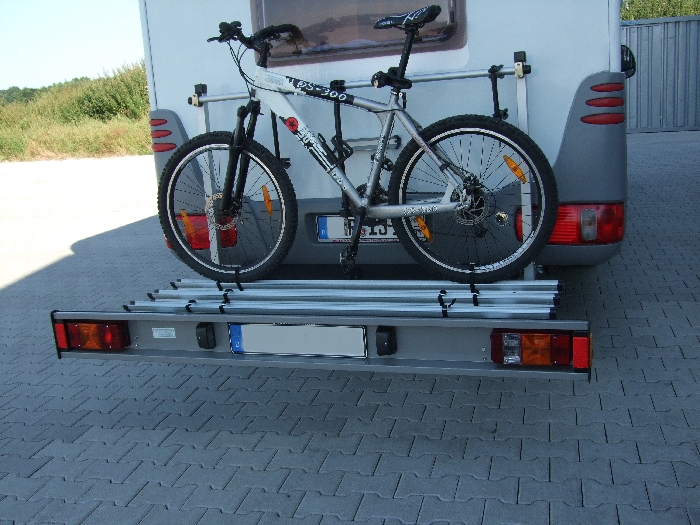ALUTRANS prestige Wohnmobil Fahrradträger für 3 Fahrräder m. E-Bike spez. für Mercedes Sprinter 4er Bj. 2006-2018 mit AHK, mit Trittbrett