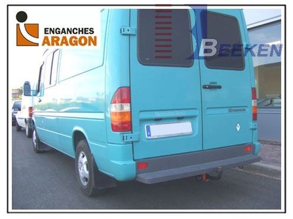 Anhängerkupplung für Mercedes-Sprinter Kastenwagen Heckantrieb 208-316, Radstd. 4025 mm, Fzg. mit Trittbrettst., Baureihe 1995-2000 starr