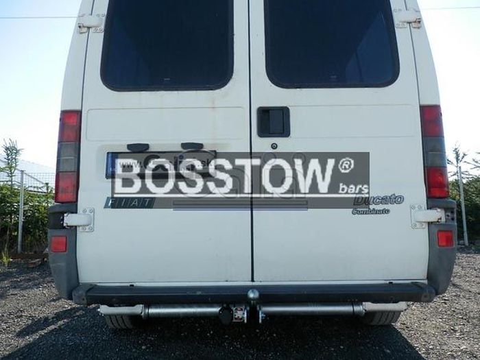 Anhängerkupplung für Peugeot-Boxer Kasten/ Bus/ Kombi 2 WD, Baureihe 2002-2006 starr