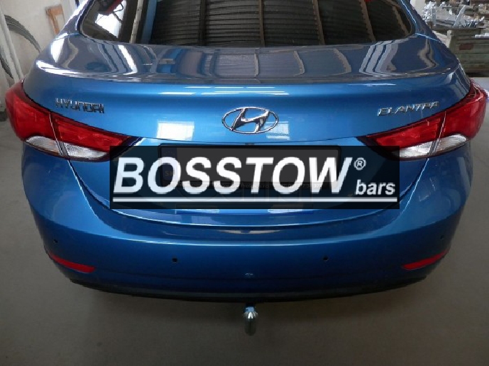Anhängerkupplung für Hyundai-Elantra Limousine Fzg. mit zweigeteilter Stoßstange, Baureihe 2016- starr