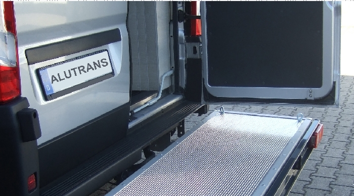 ALUTRANS KALUX 1 Roller/ Motorradträger, 200kg spez. für Toyota Proace Max Bj. 2024-, mit AHK
